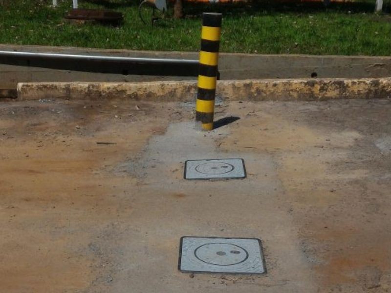 Aplicação Bollards Automáticos em Indústria